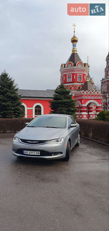 Седан Chrysler 200 2015 в Полтаві