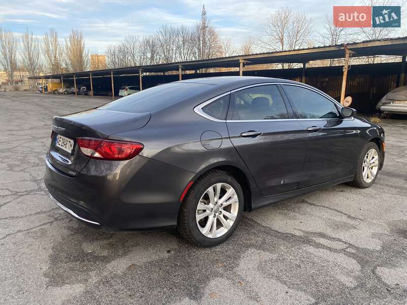 Седан Chrysler 200 2015 в Кривом Роге