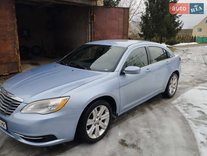 Chrysler 200 2013