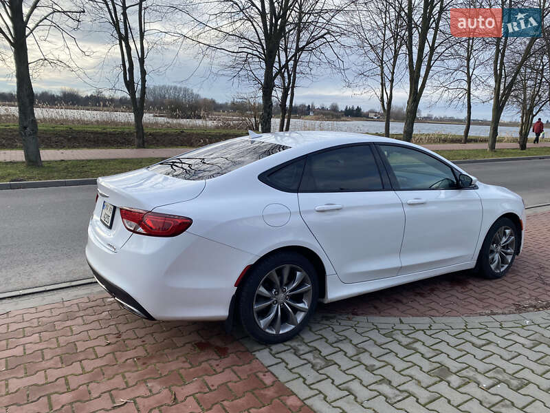 Седан Chrysler 200 2014 в Киеве