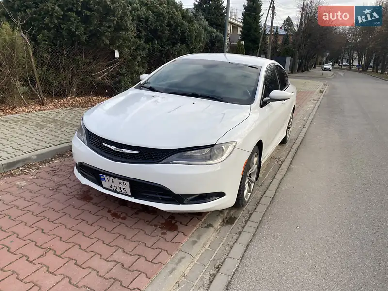 Chrysler 200