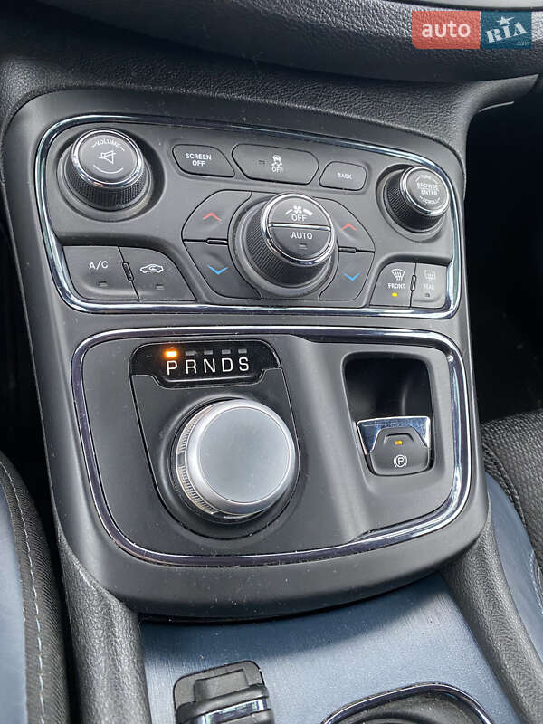 Седан Chrysler 200 2014 в Киеве