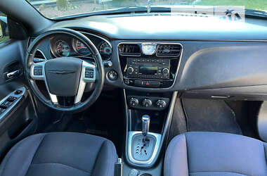 Кабриолет Chrysler 200 2012 в Долине