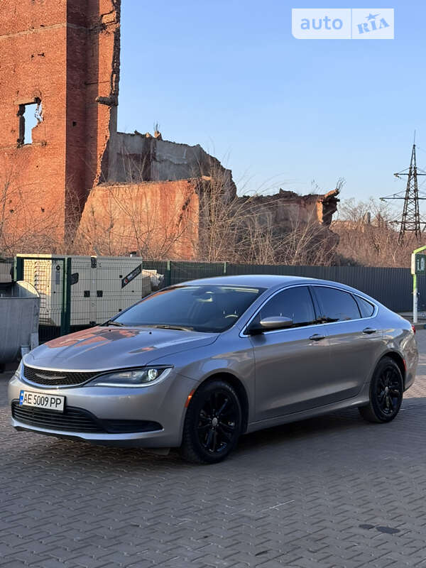 Седан Chrysler 200 2015 в Кривом Роге