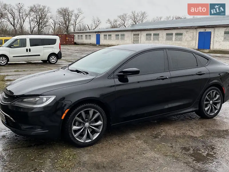 Chrysler 200