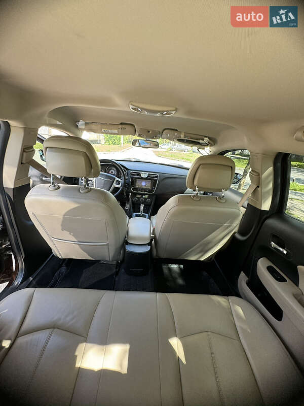 Седан Chrysler 200 2013 в Киеве