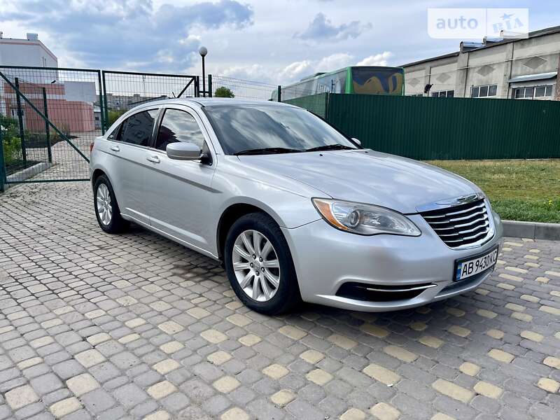 Седан Chrysler 200 2012 в Виннице