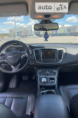 Седан Chrysler 200 2016 в Києві