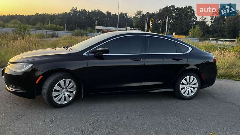 Седан Chrysler 200 2015 в Шепетовке