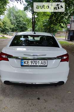 Седан Chrysler 200 2012 в Днепре