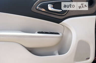 Седан Chrysler 200 2014 в 