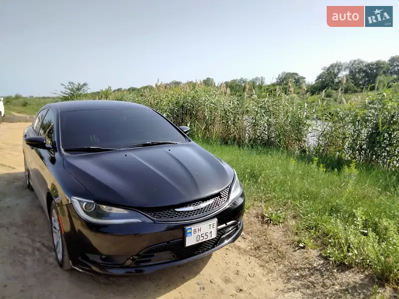 Chrysler 200