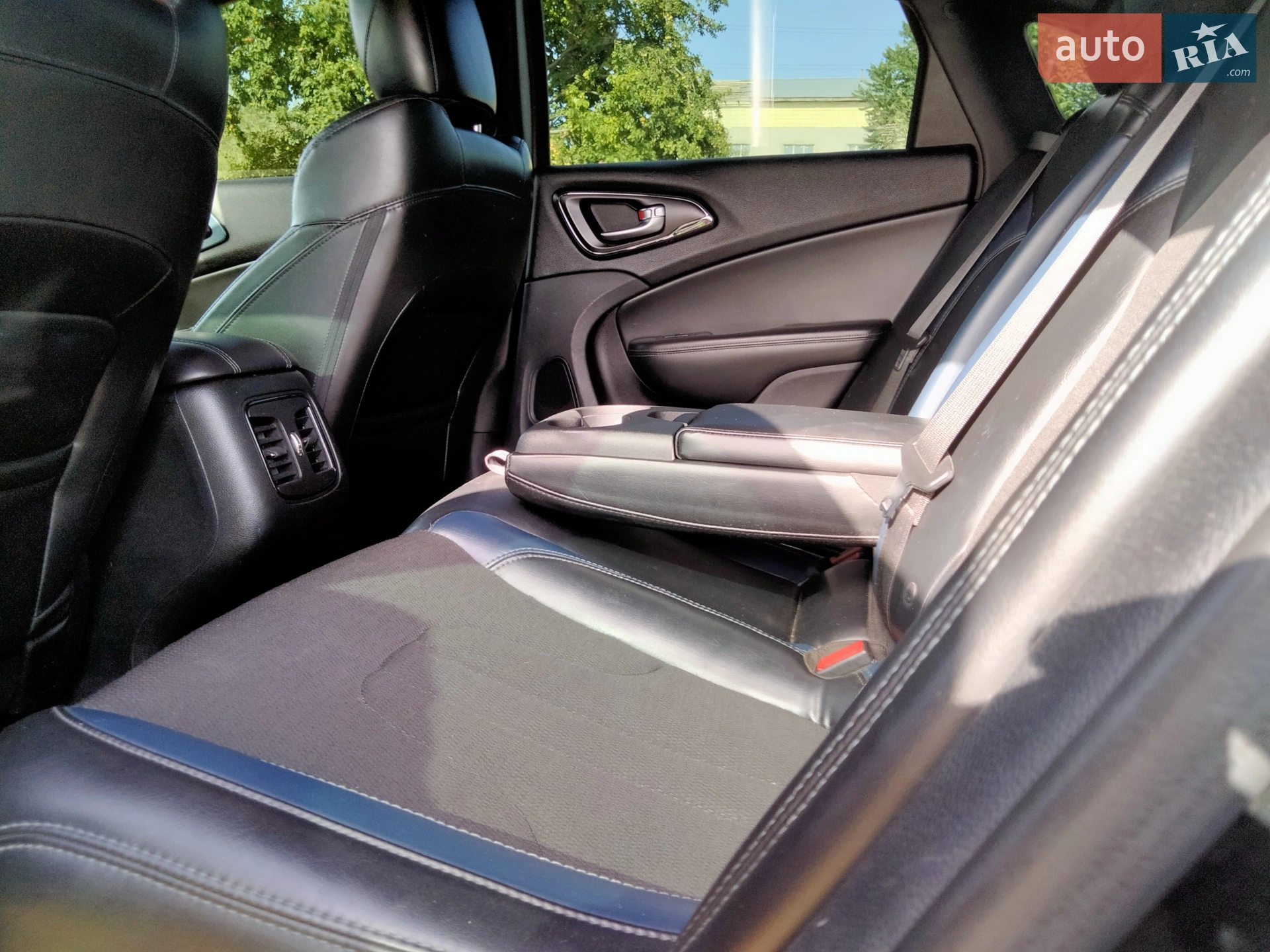 2014 Chrysler 200 - мініатюра 8