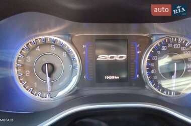 Седан Chrysler 200 2015 в 