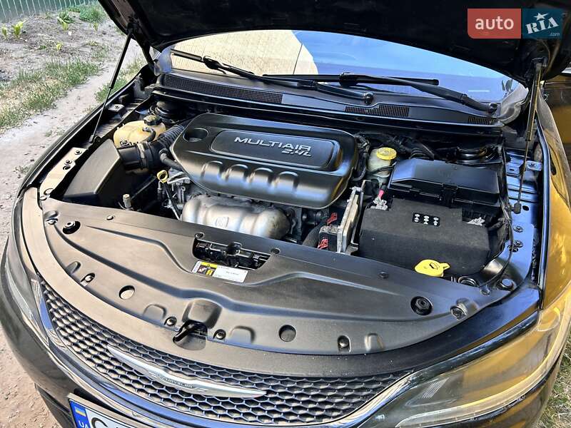 Седан Chrysler 200 2015 в Черкасах