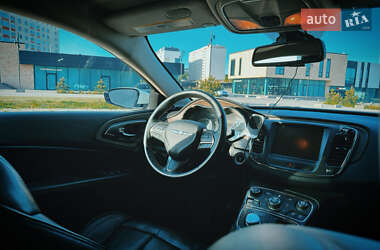 Седан Chrysler 200 2015 в 