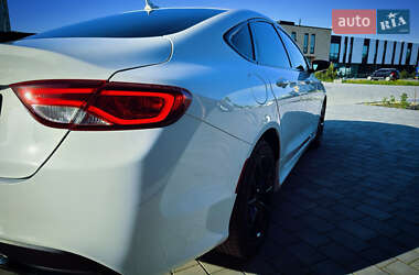 Седан Chrysler 200 2015 в 