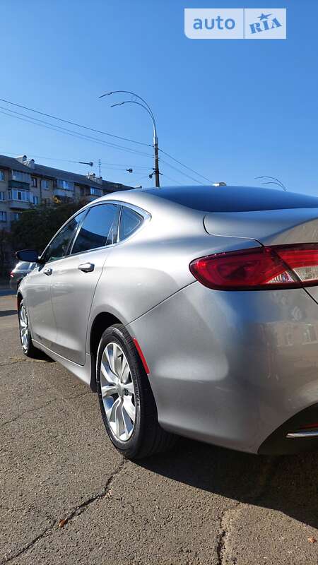 Седан Chrysler 200 2015 в Києві