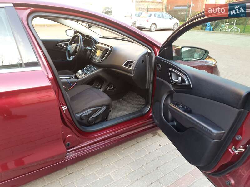 Седан Chrysler 200 2015 в Чернигове