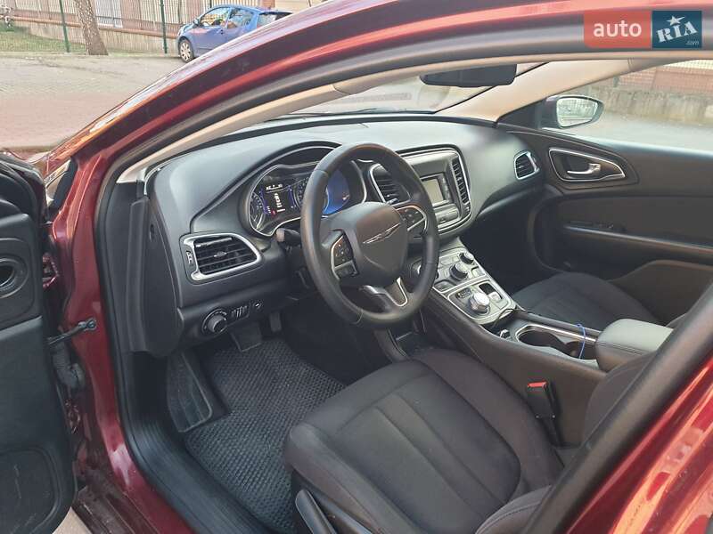 Седан Chrysler 200 2015 в Чернигове