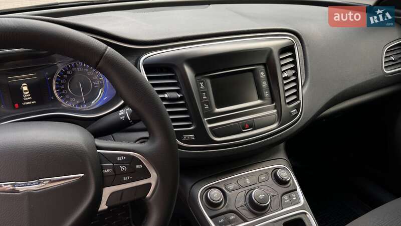 Седан Chrysler 200 2015 в Белой Церкви
