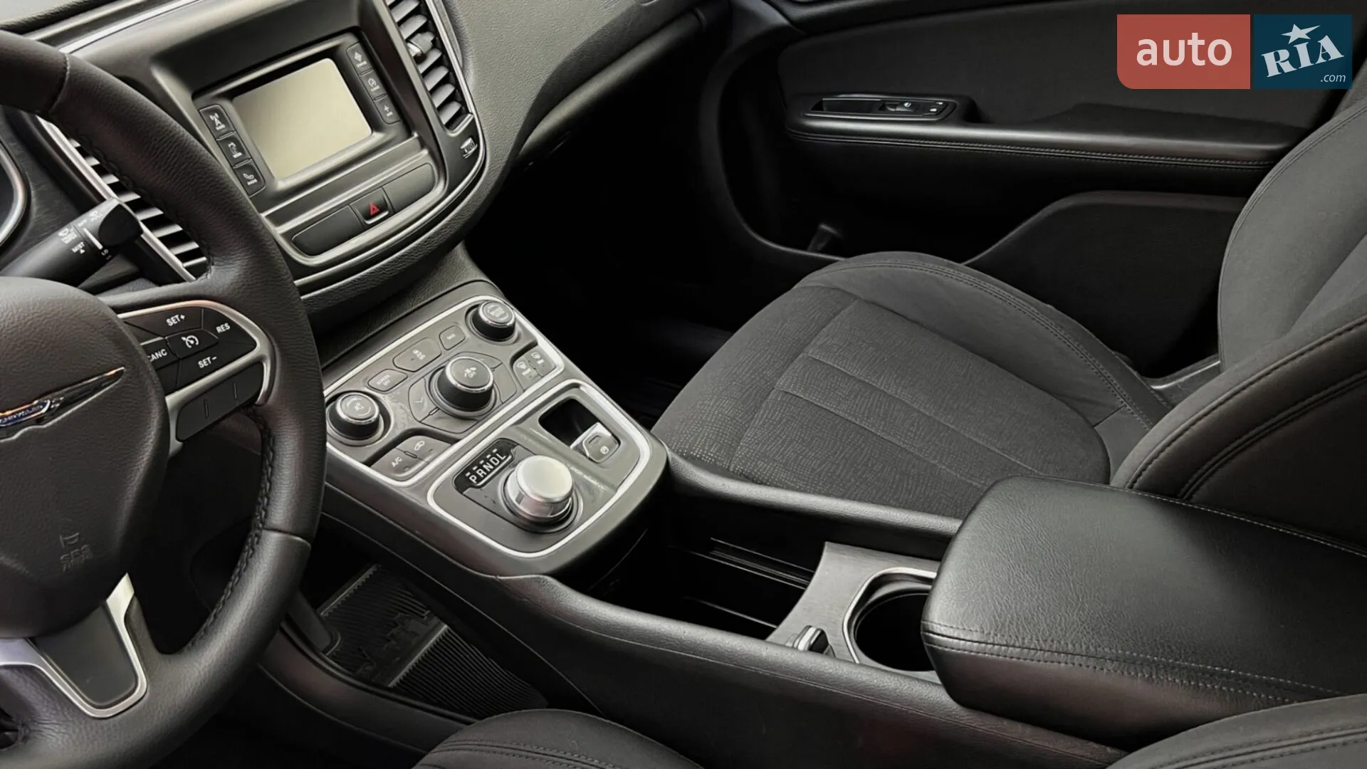2015 Chrysler 200 - мініатюра 32