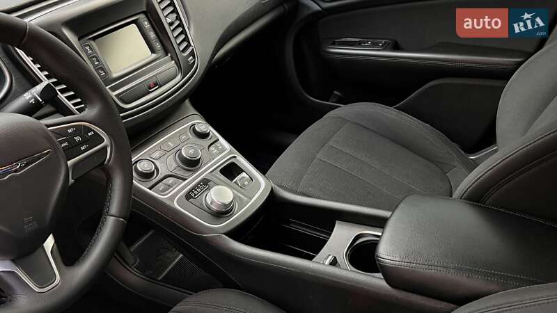 Седан Chrysler 200 2015 в Белой Церкви
