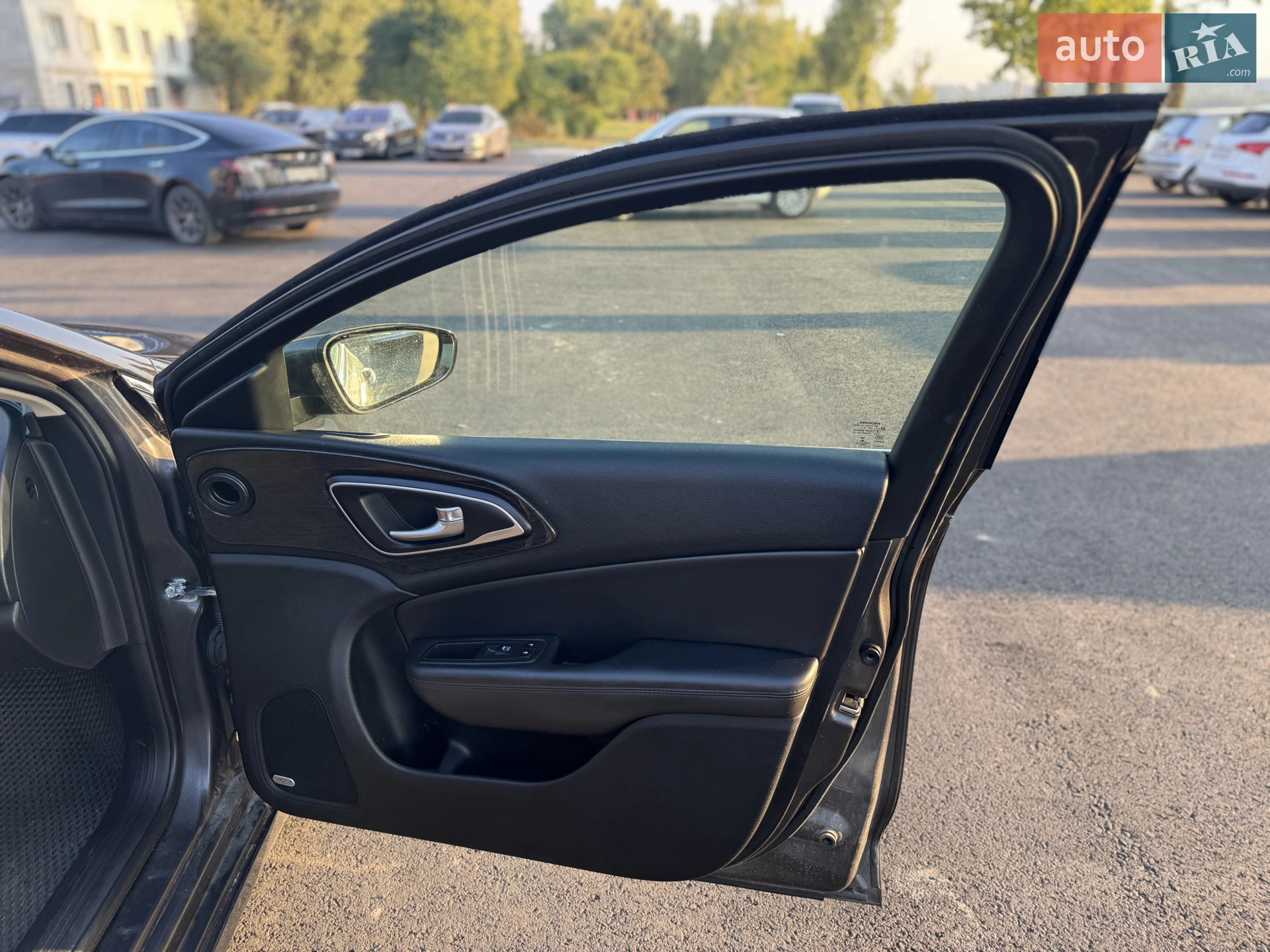 2014 Chrysler 200 - мініатюра 37