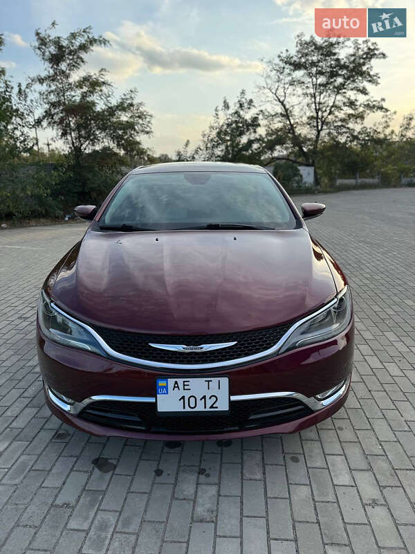 Седан Chrysler 200 2015 в Кривом Роге