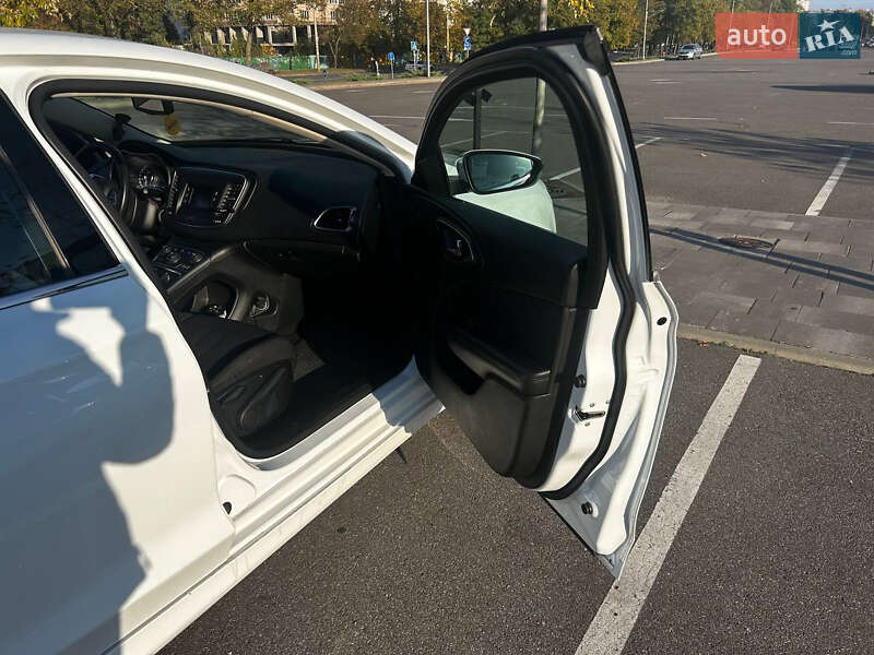 Седан Chrysler 200 2014 в Киеве фото 24 Седан Chrysler 200 2014 в Киеве