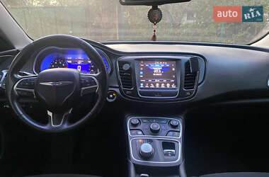 Седан Chrysler 200 2015 в 