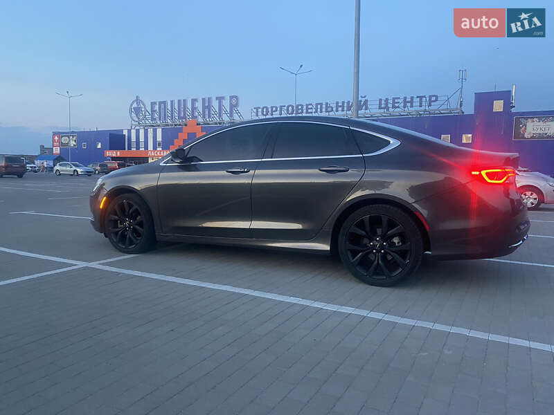 Седан Chrysler 200 2015 в Вінниці