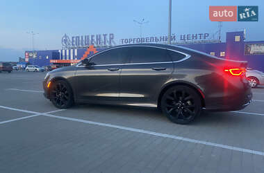 Седан Chrysler 200 2015 в 