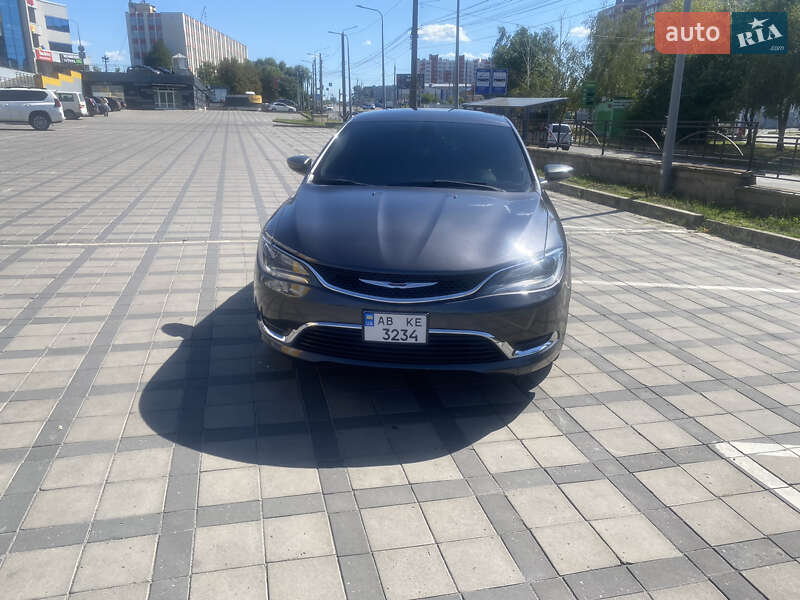 Седан Chrysler 200 2015 в Вінниці
