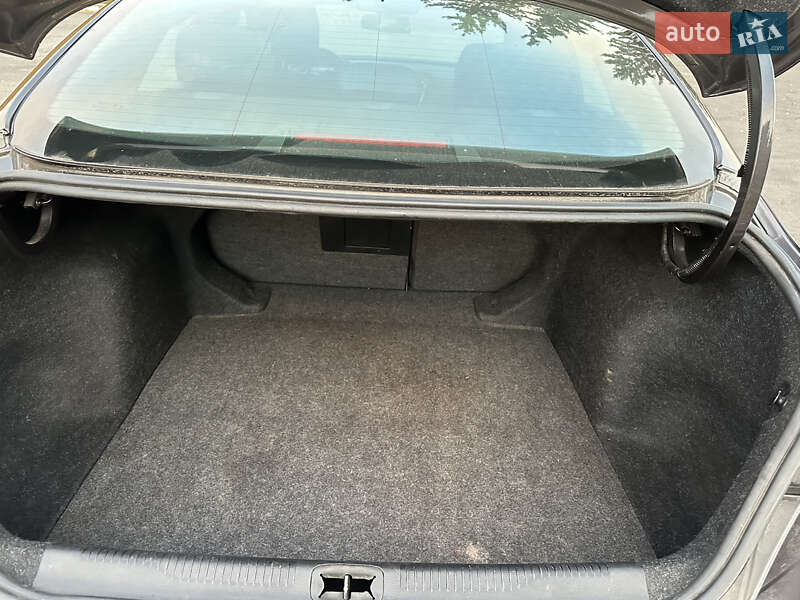 Седан Chrysler 200 2015 в Тетієві