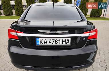 Седан Chrysler 200 2012 в Киеве