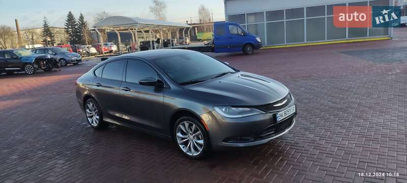 Седан Chrysler 200 2016 в Рівному