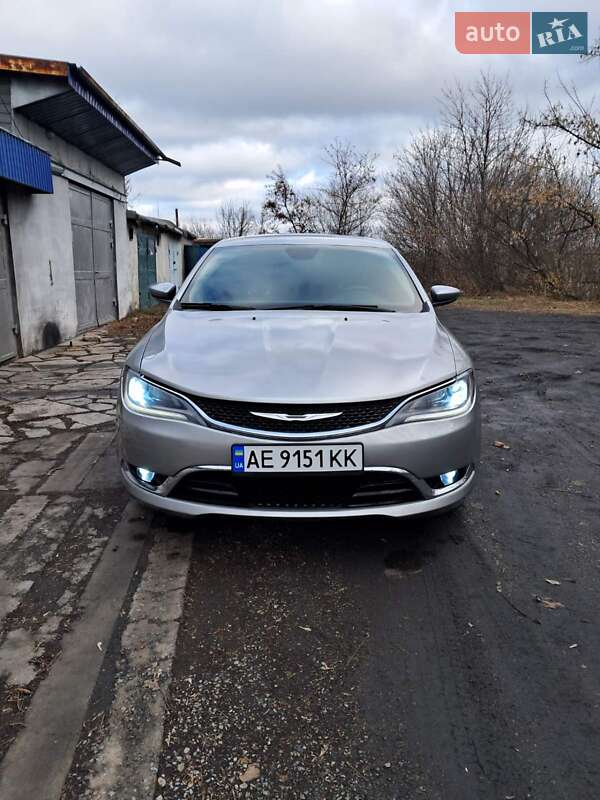 Седан Chrysler 200 2014 в Першотравенске