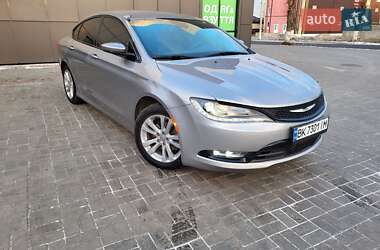 Седан Chrysler 200 2015 в Рівному