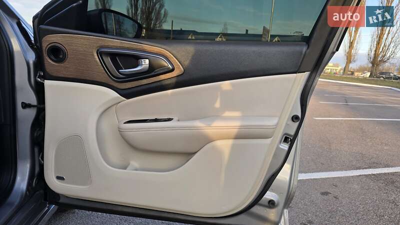 Седан Chrysler 200 2014 в Житомире фото 30 Седан Chrysler 200 2014 в Житомире