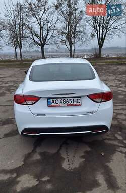 Седан Chrysler 200 2014 в Володимирі