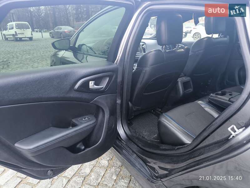 Седан Chrysler 200 2015 в Харькове