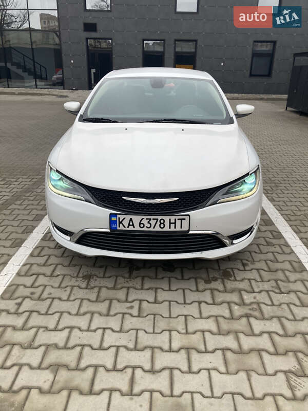 Седан Chrysler 200 2016 в 
