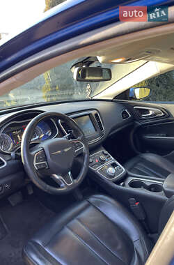 Седан Chrysler 200 2016 в Рівному