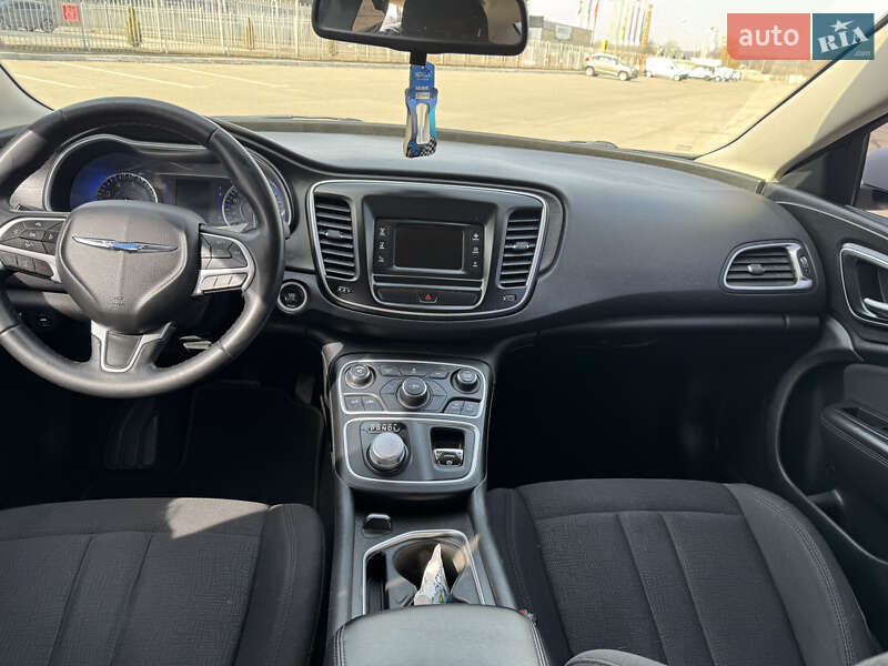 Седан Chrysler 200 2015 в Харькове