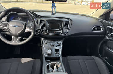 Седан Chrysler 200 2015 в 