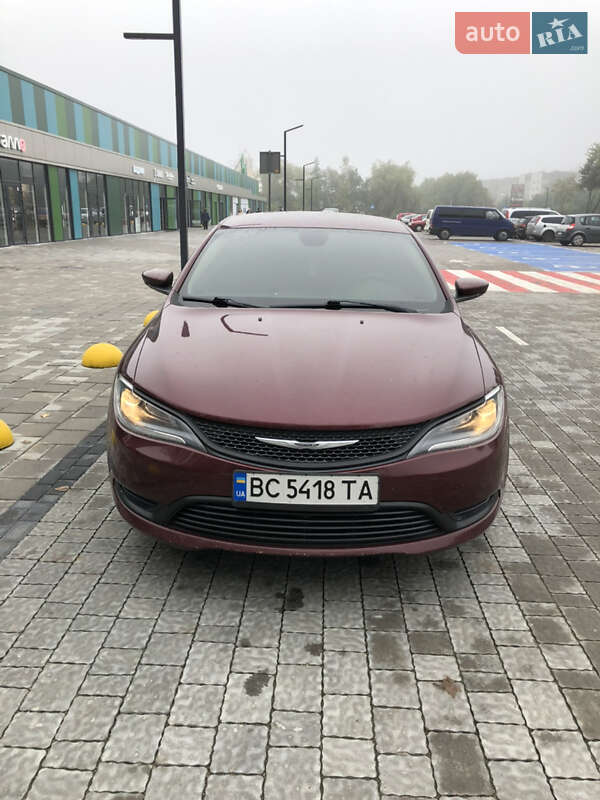 Седан Chrysler 200 2014 в Дрогобыче