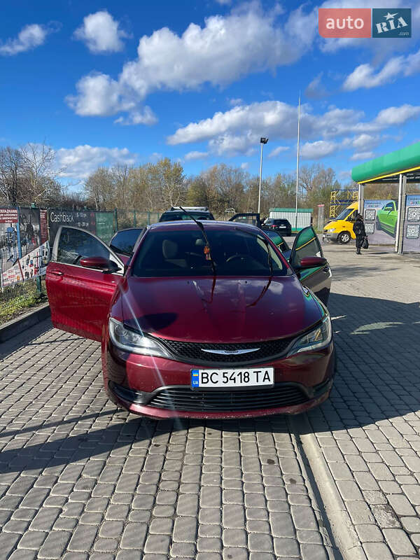 Седан Chrysler 200 2014 в Дрогобыче