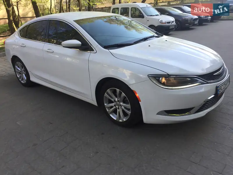Chrysler 200