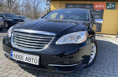 Седан Chrysler 200 2013 в 